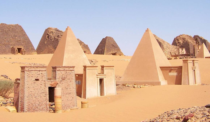 pyramide_meroe_soudan.jpg